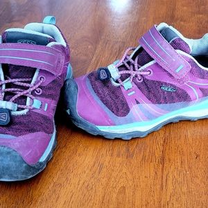 Girls Keen hiking boots. Size 12